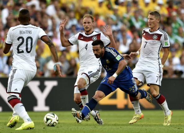 德媒：拜仁密切关注艾希霍恩，赫塔希望将解约金提高至2000万